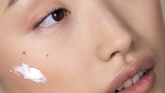 Moisturizing Primer: The Perfect Base for Long-Lasting Makeup